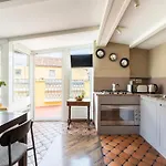 Trevi Charming Penthouse 아파트