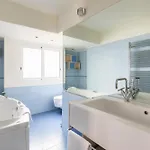 Trevi Charming Penthouse 아파트 *