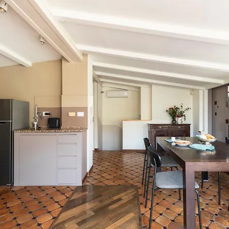 Trevi Charming Penthouse * 로마