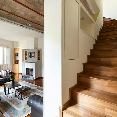 Trevi Charming Penthouse 아파트 *