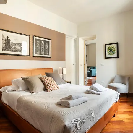 דירה Trevi Charming Penthouse *