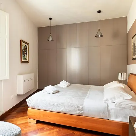 Trevi Charming Penthouse Appartement