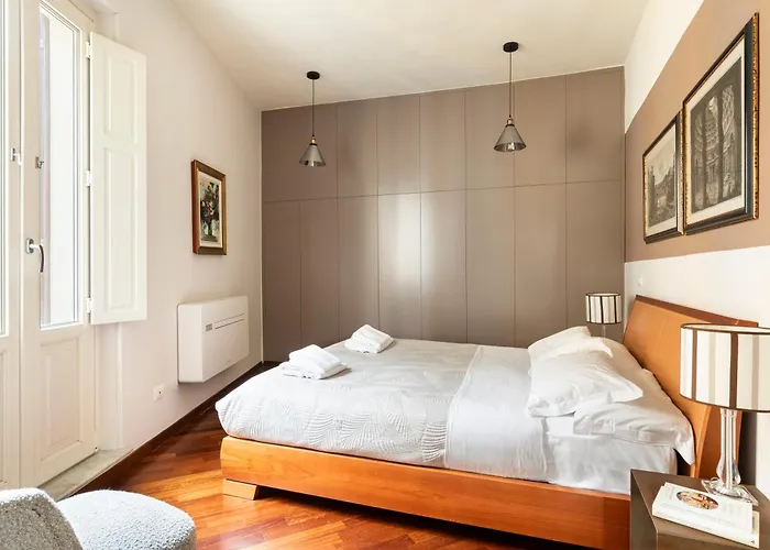 Trevi Charming Penthouse アパート