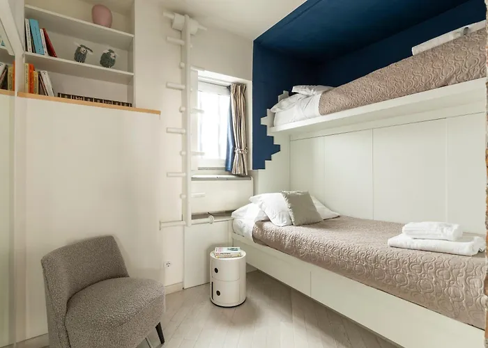 Trevi Charming Penthouse アパート ローマ