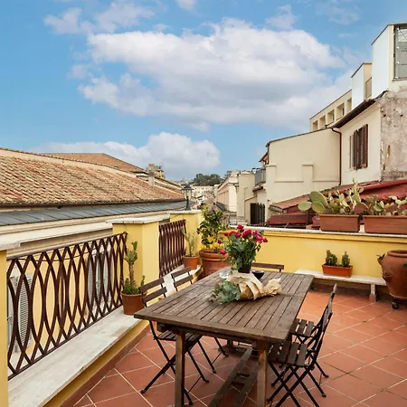 Trevi Charming Penthouse Apartamento *